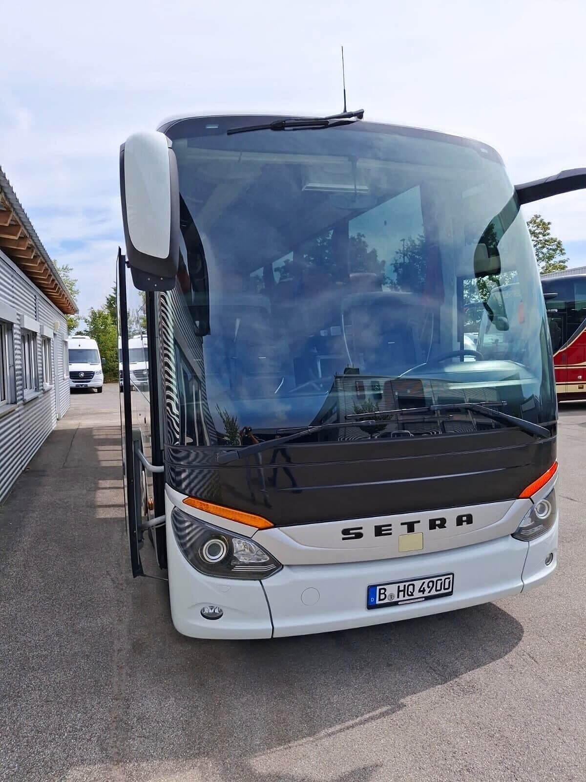 Reisebus M von BerlinBus.DE